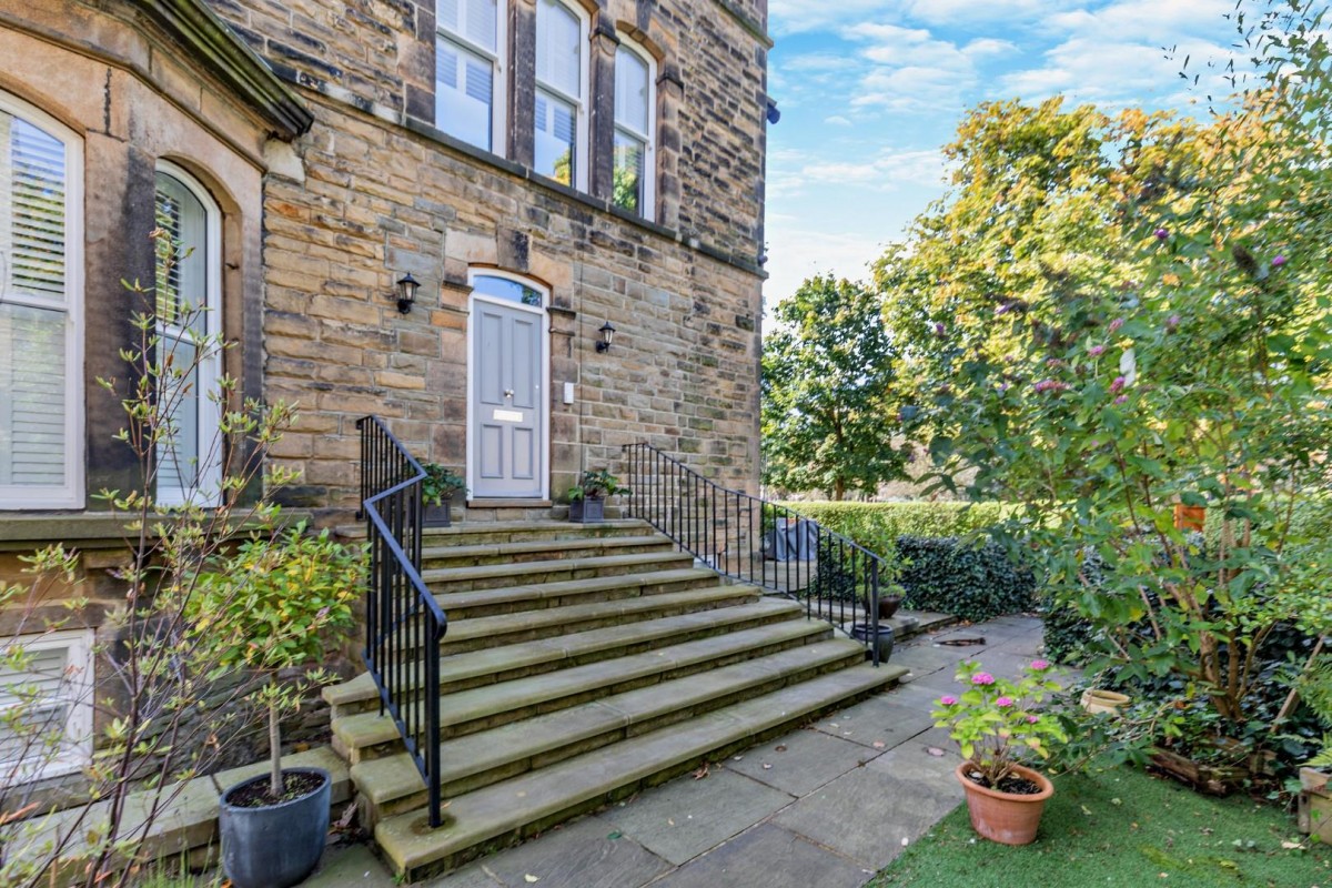 Victoria Avenue, Harrogate, HG1 5PR