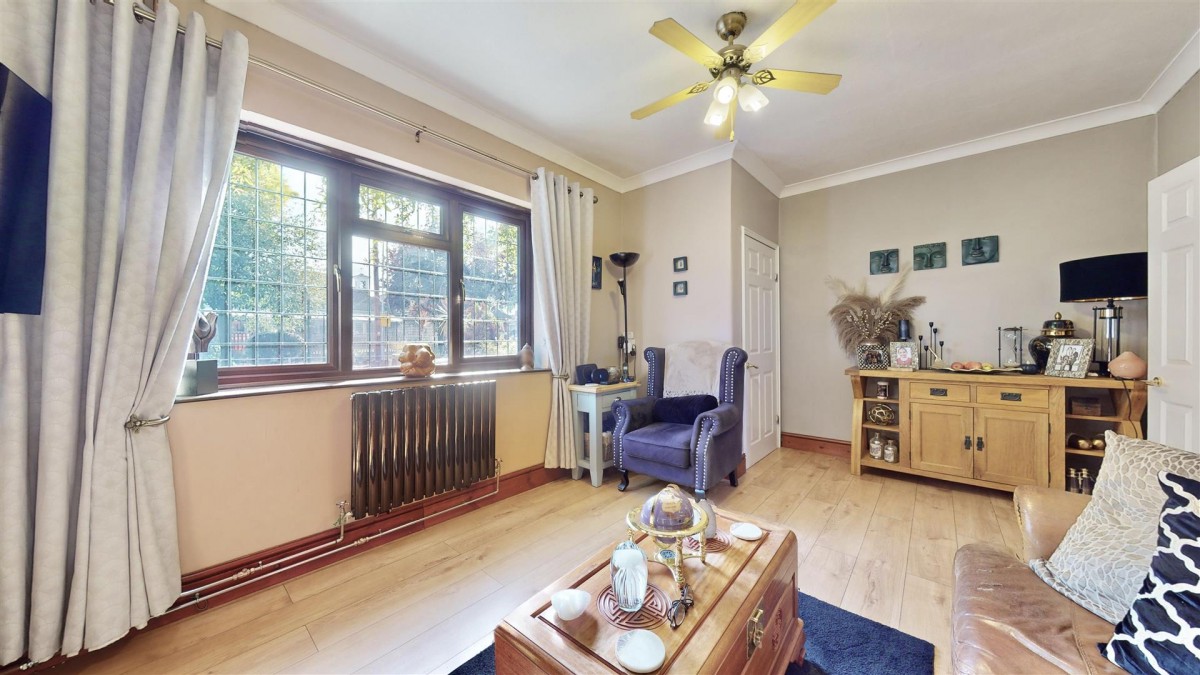 Chittys Lane, Dagenham, RM8