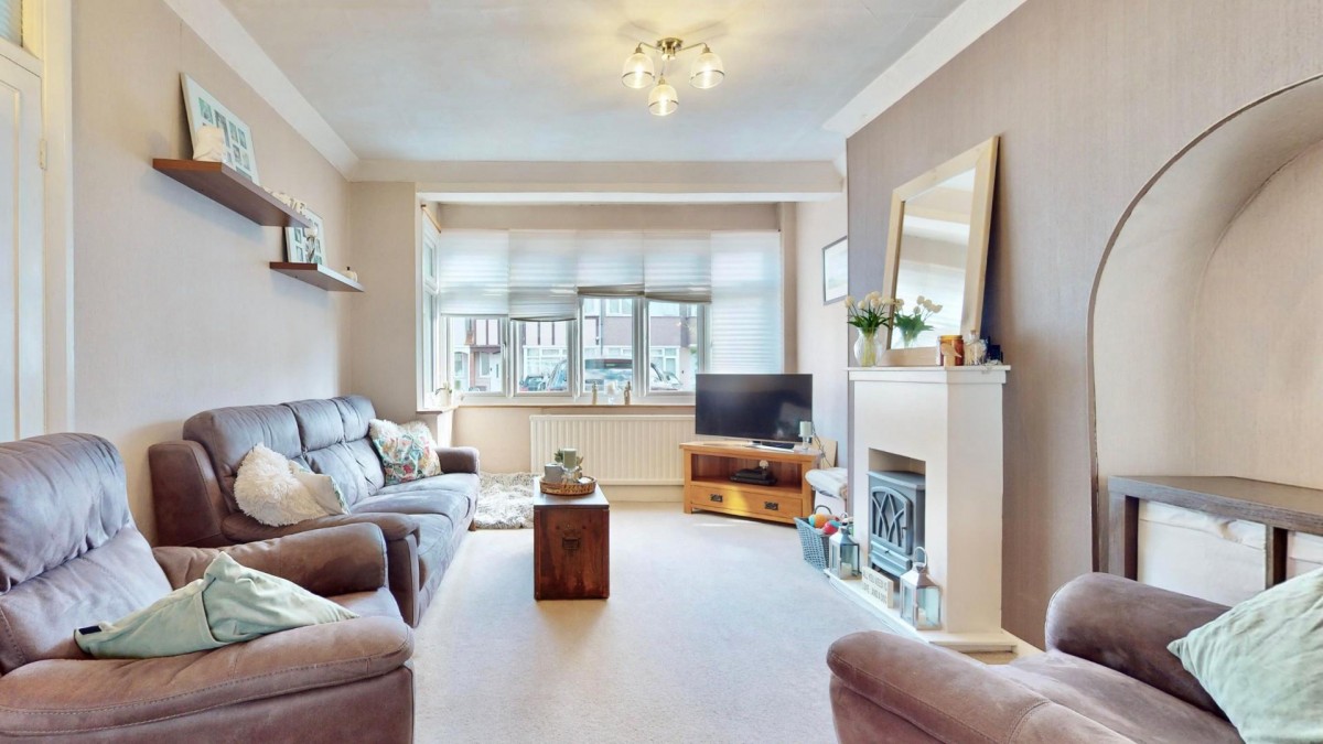 Mount Road, Dagenham, RM8