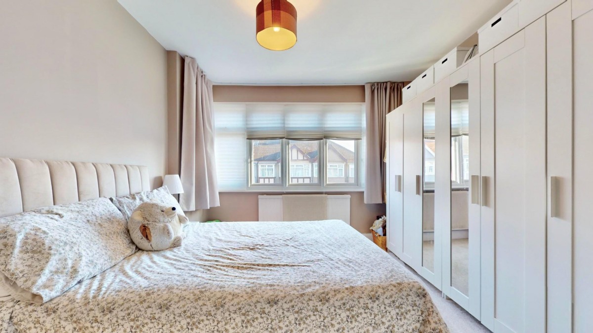 Mount Road, Dagenham, RM8