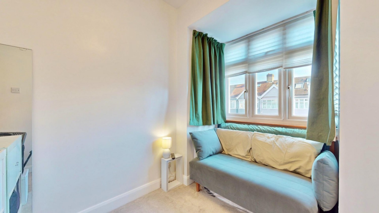 Mount Road, Dagenham, RM8