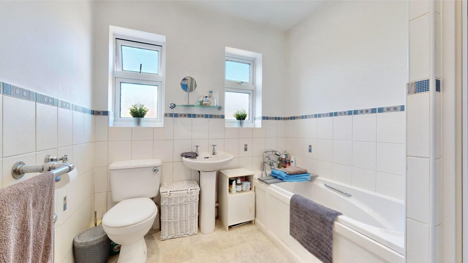 Mount Road, Dagenham, RM8
