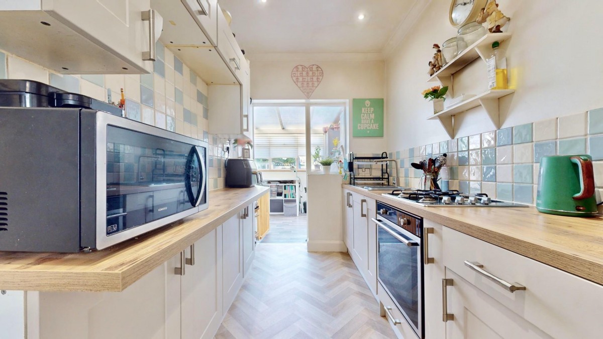 Mount Road, Dagenham, RM8