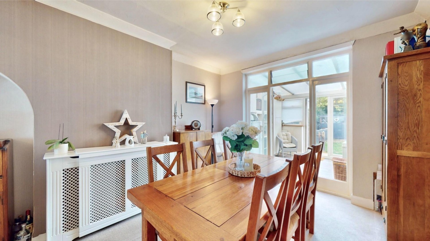Mount Road, Dagenham, RM8