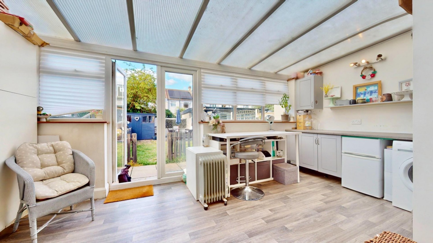 Mount Road, Dagenham, RM8