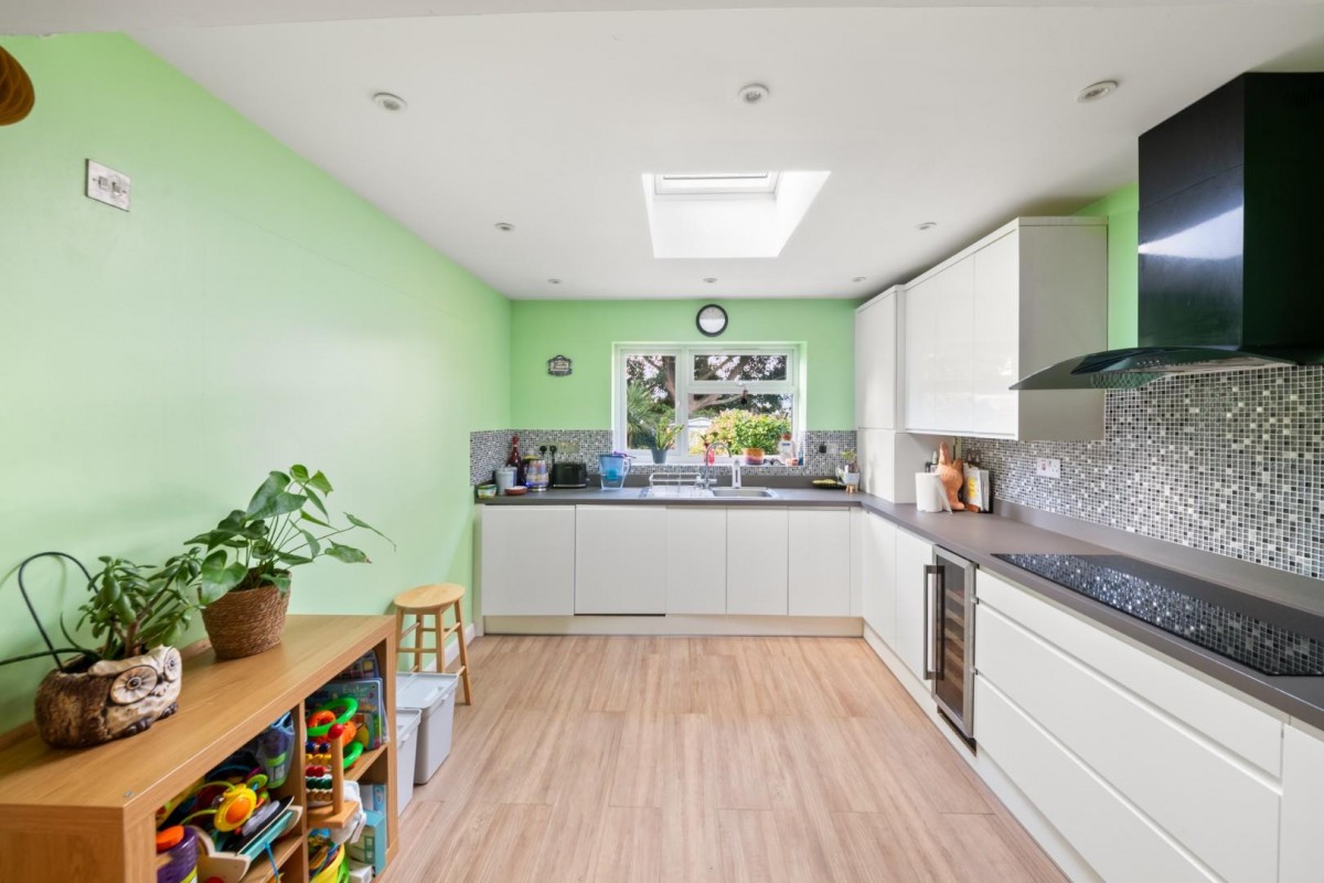 Kingsway, Hayes, UB3 2TZ