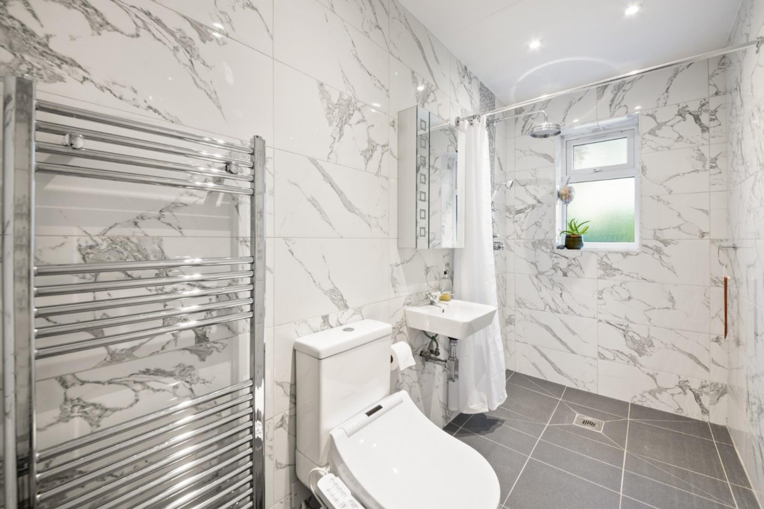 Kingsway, Hayes, UB3 2TZ