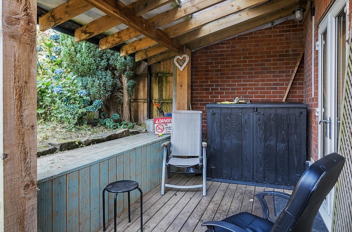 Bedford Grove, Cookridge, LS16