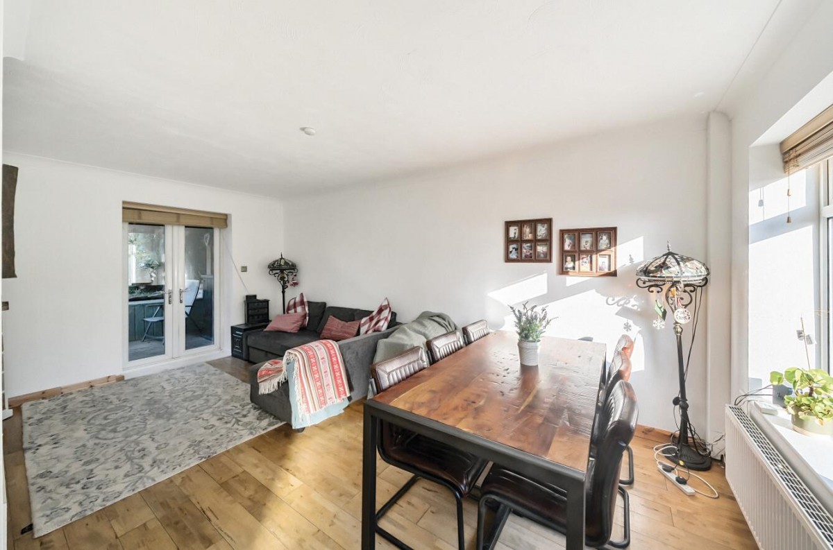 Bedford Grove, Cookridge, LS16