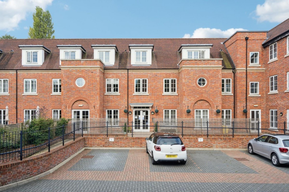 The Broadway, Old Amersham, Buckinghamshire, HP7 0HL