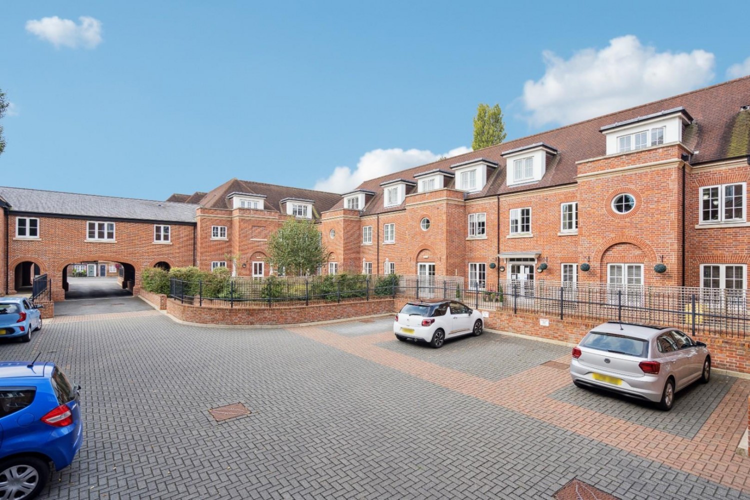 The Broadway, Old Amersham, Buckinghamshire, HP7 0HL