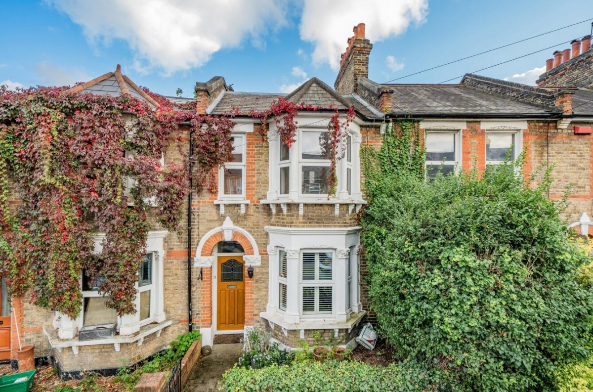 Glenwood Road, London, SE6 4NF