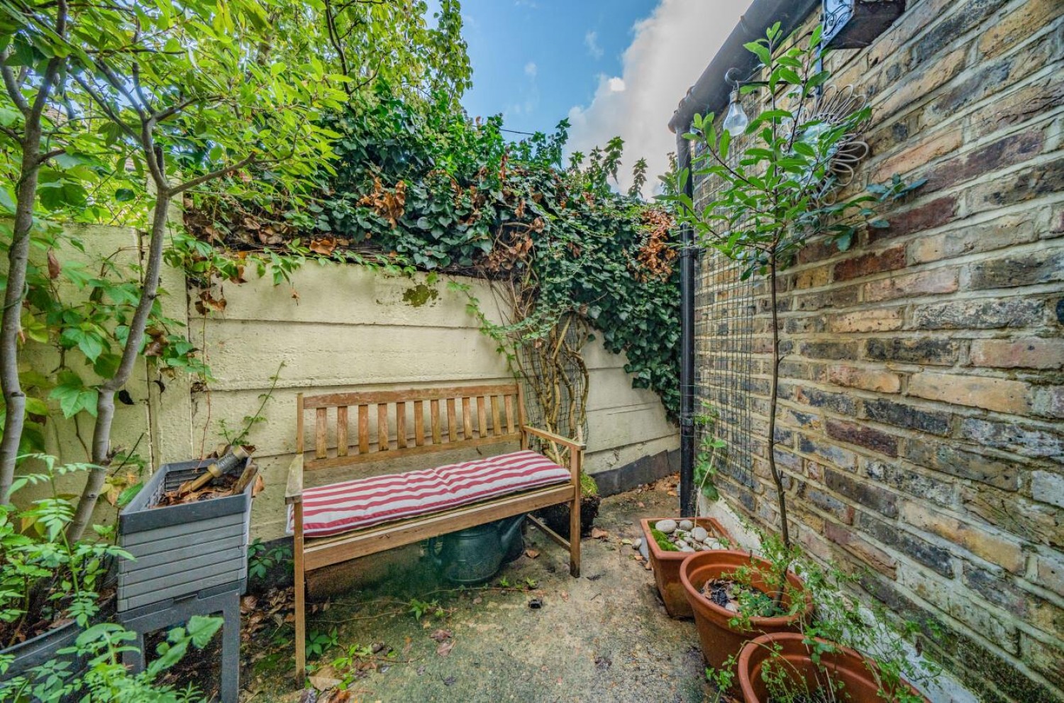 Glenwood Road, London, SE6 4NF