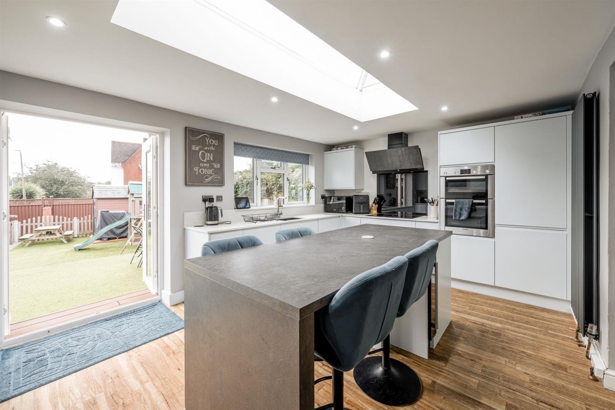 Racecourse Lane, Stourbridge, DY8 2RL