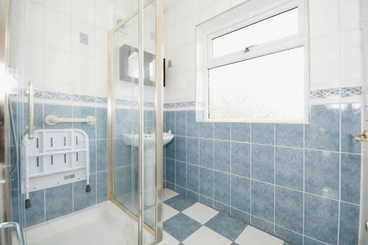 Cardoness Road, Crosspool, S10