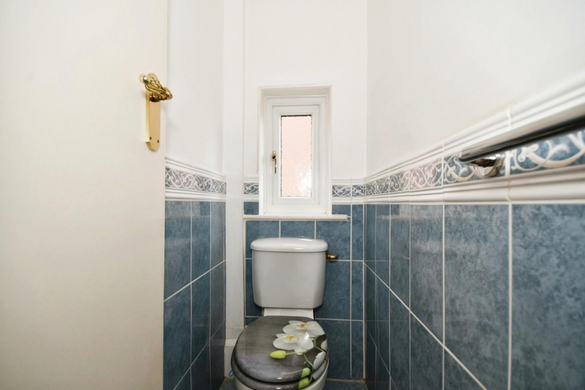 Cardoness Road, Crosspool, S10