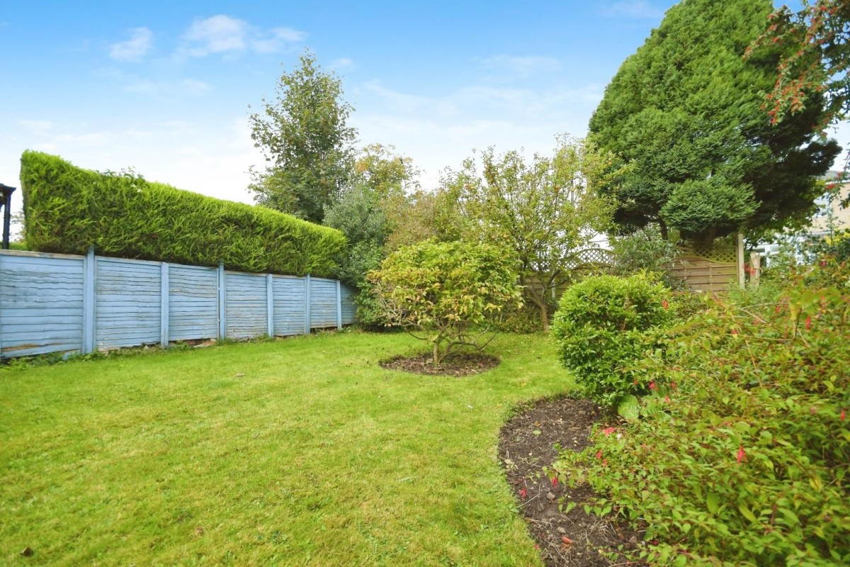 Cardoness Road, Crosspool, S10