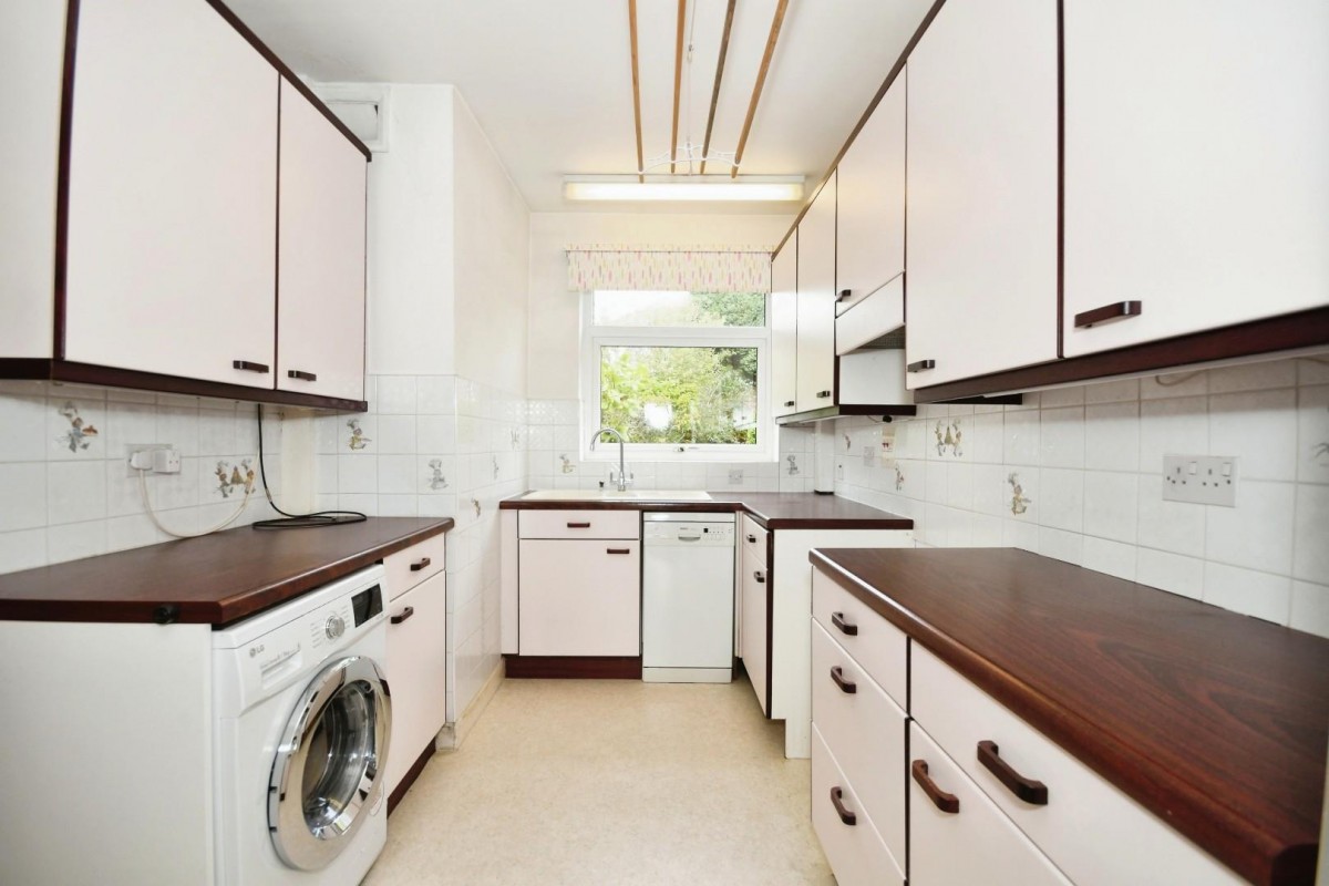 Cardoness Road, Crosspool, S10