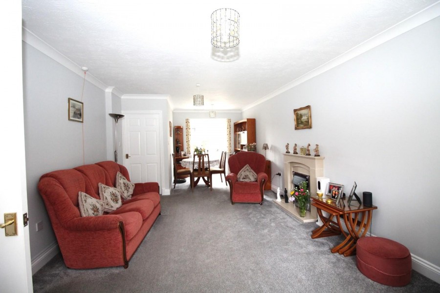 Courville Close, Alveston, Bristol Hunters Estate Agents & Letting Agents