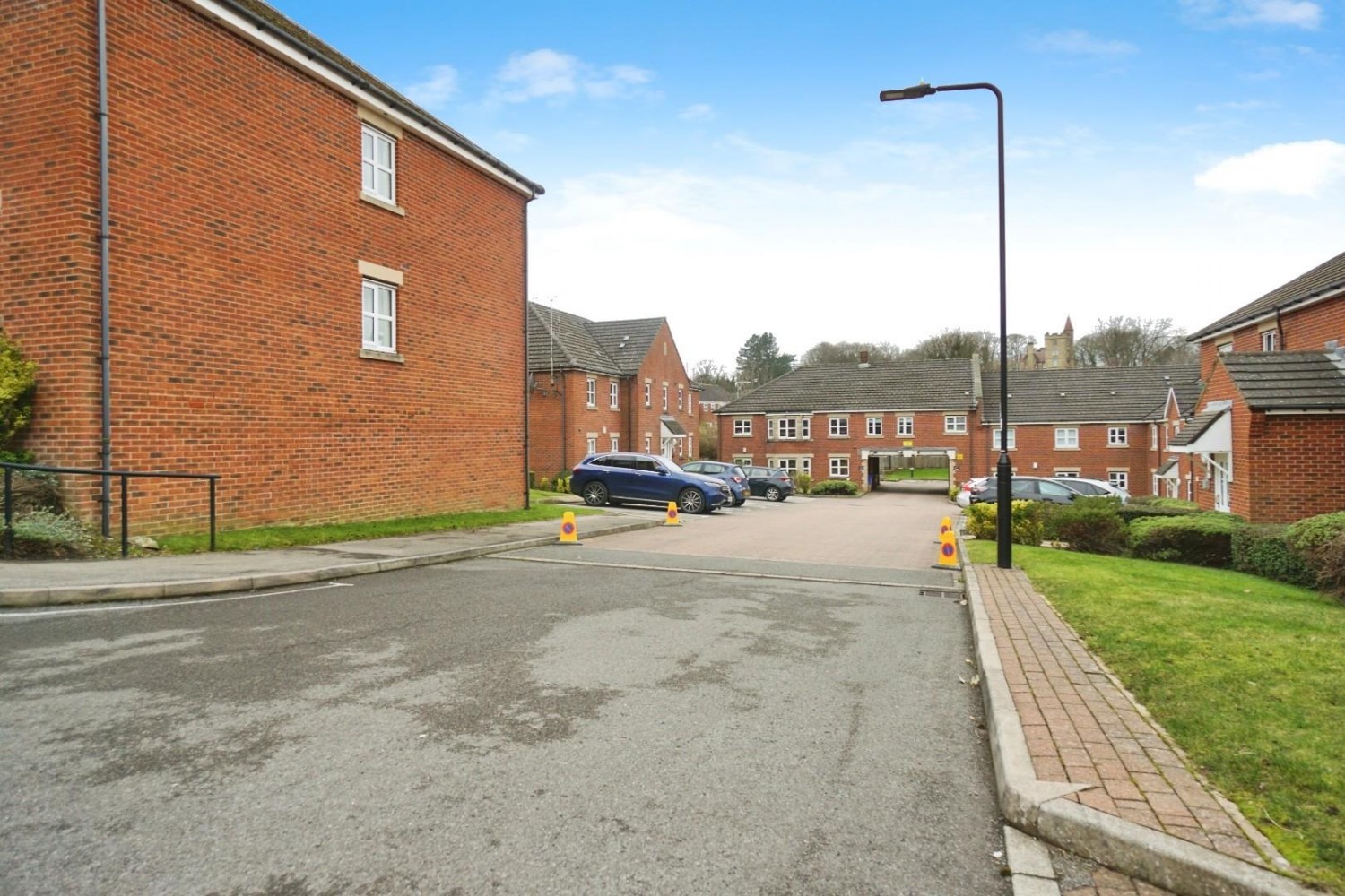 St. Francis Close, Crosspool, S10