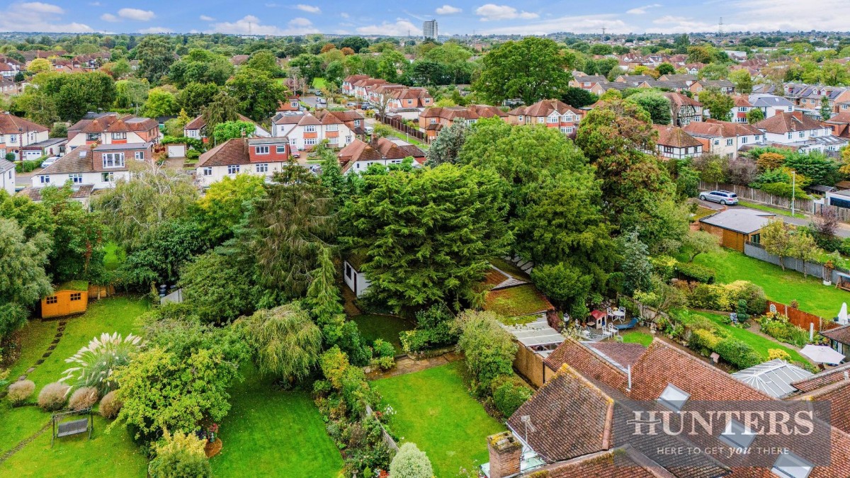 Avondale Avenue, Worcester Park