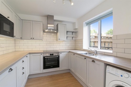 Longfield Crescent, Sydenham, SE26 (closer to Forest Hill town)