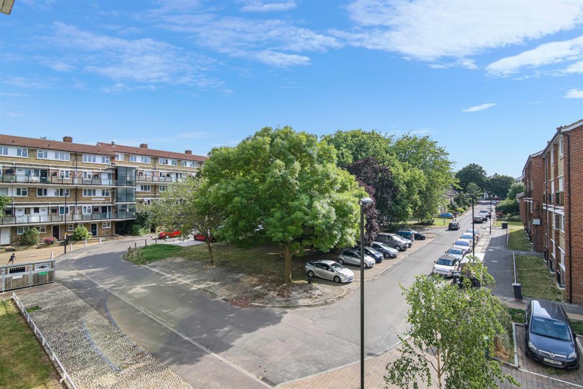 Longfield Crescent, Sydenham, SE26 (closer to Forest Hill town)