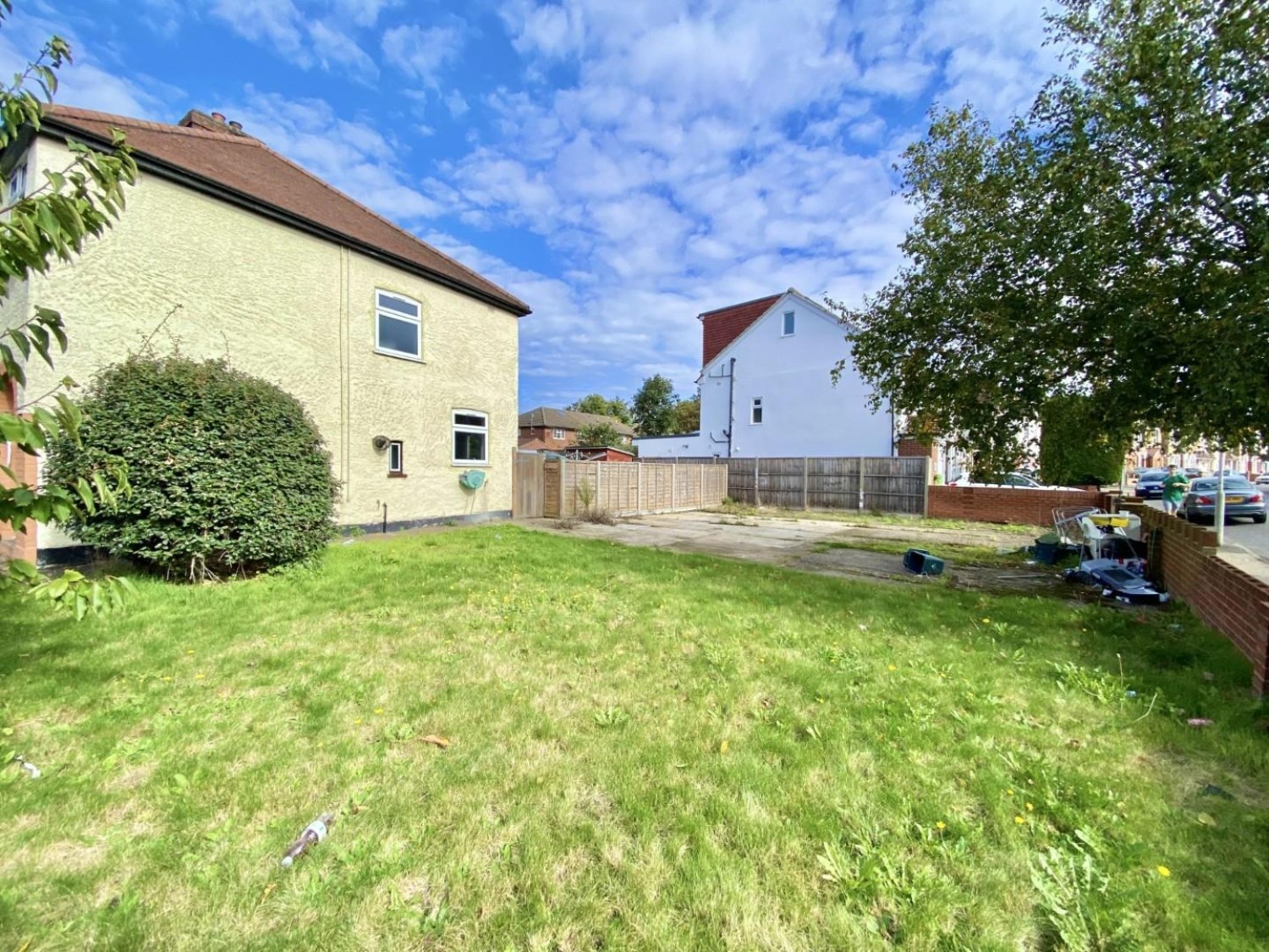 Dawley Road, Hayes, UB3 1ND
