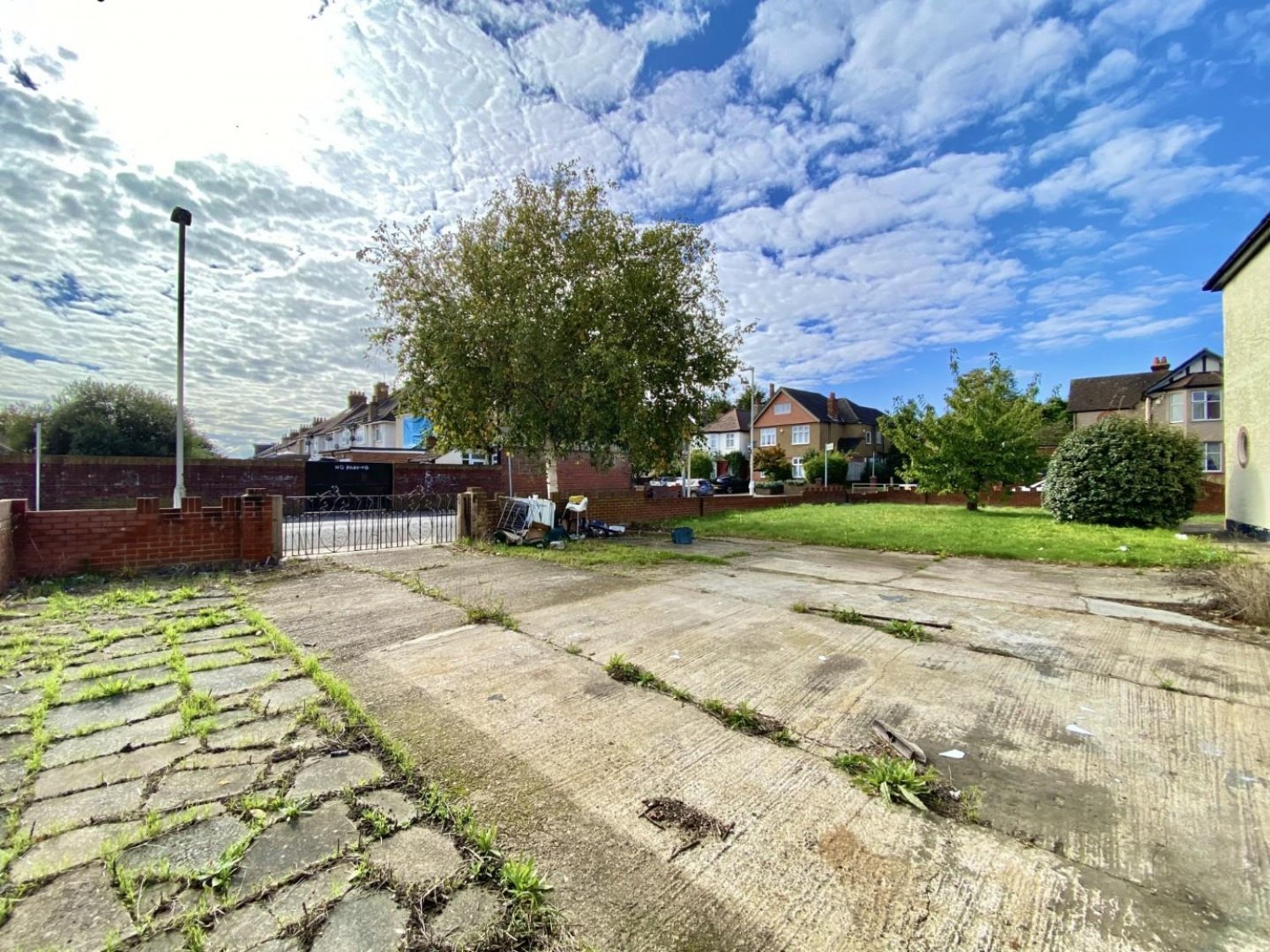 Dawley Road, Hayes, UB3 1ND