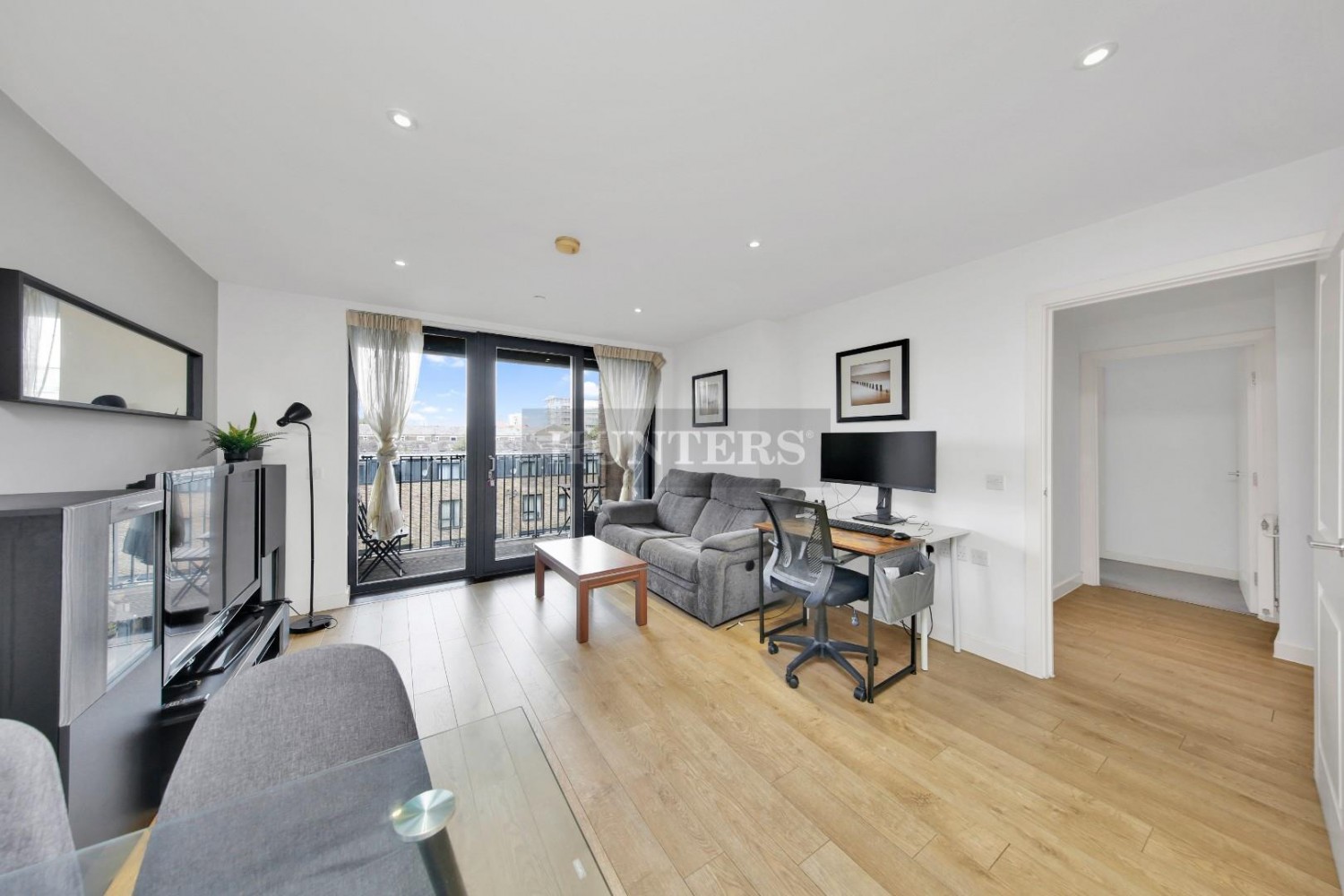 Moro Apartments, London, E14 6FT