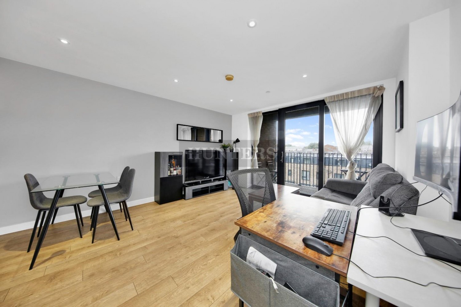 Moro Apartments, London, E14 6FT