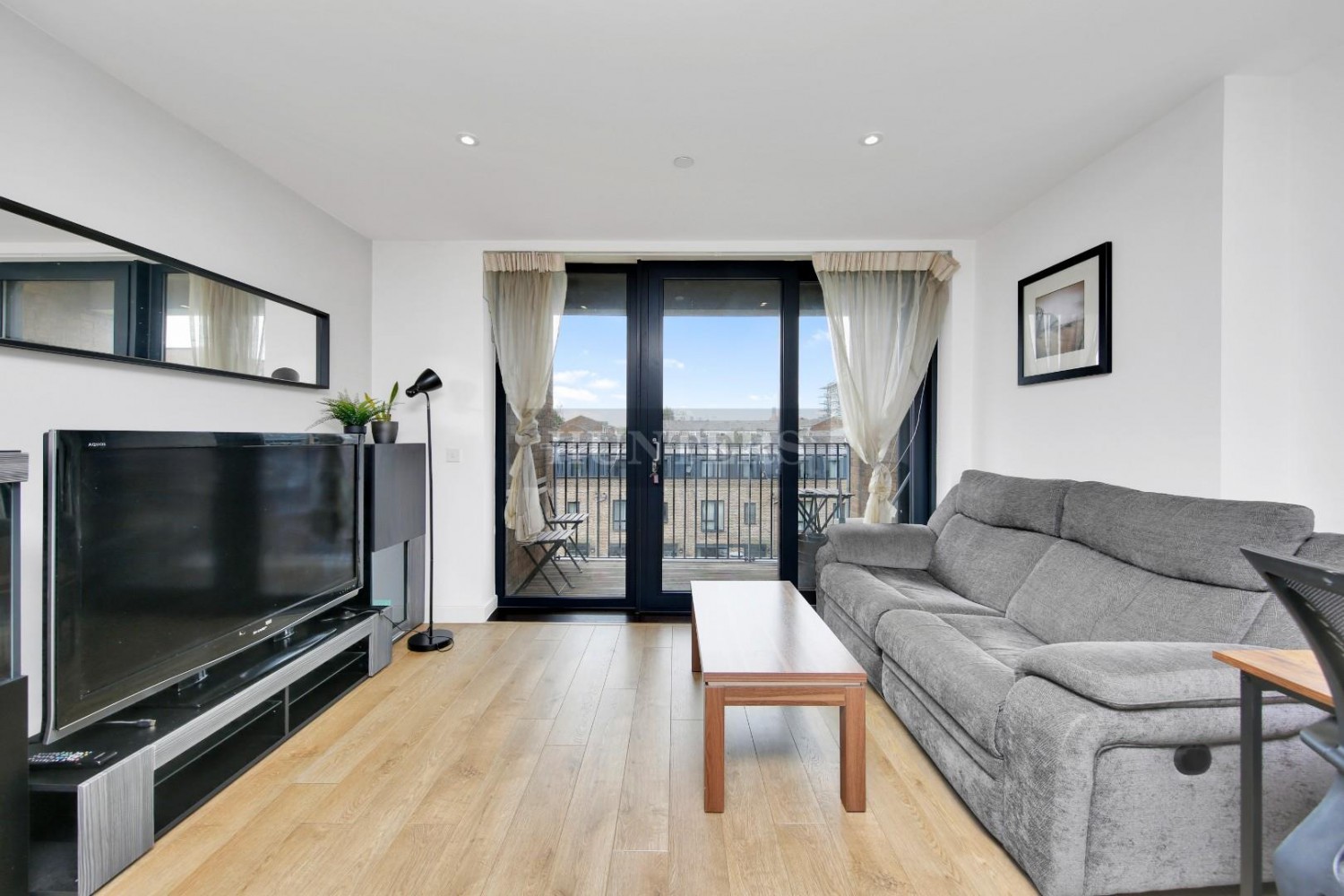 Moro Apartments, London, E14 6FT