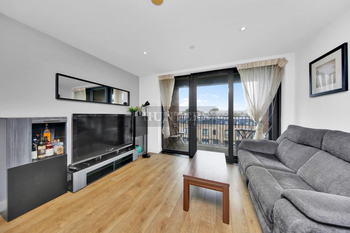 Moro Apartments, London, E14 6FT