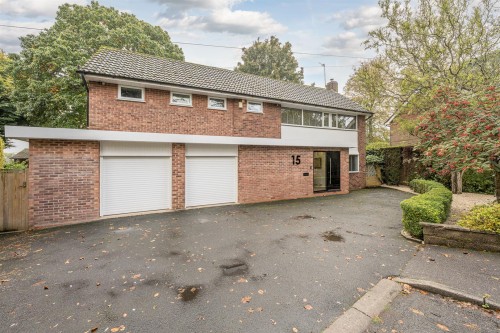 Summercourt Square, Kingswinford, DY6 9QJ