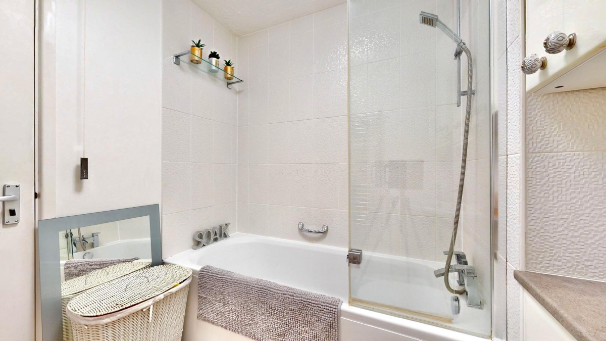 Burns Avenue, Chadwell Heath, RM6