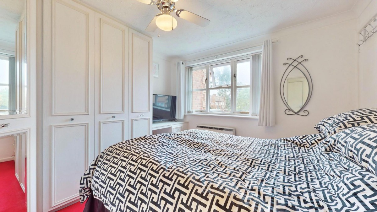 Burns Avenue, Chadwell Heath, RM6