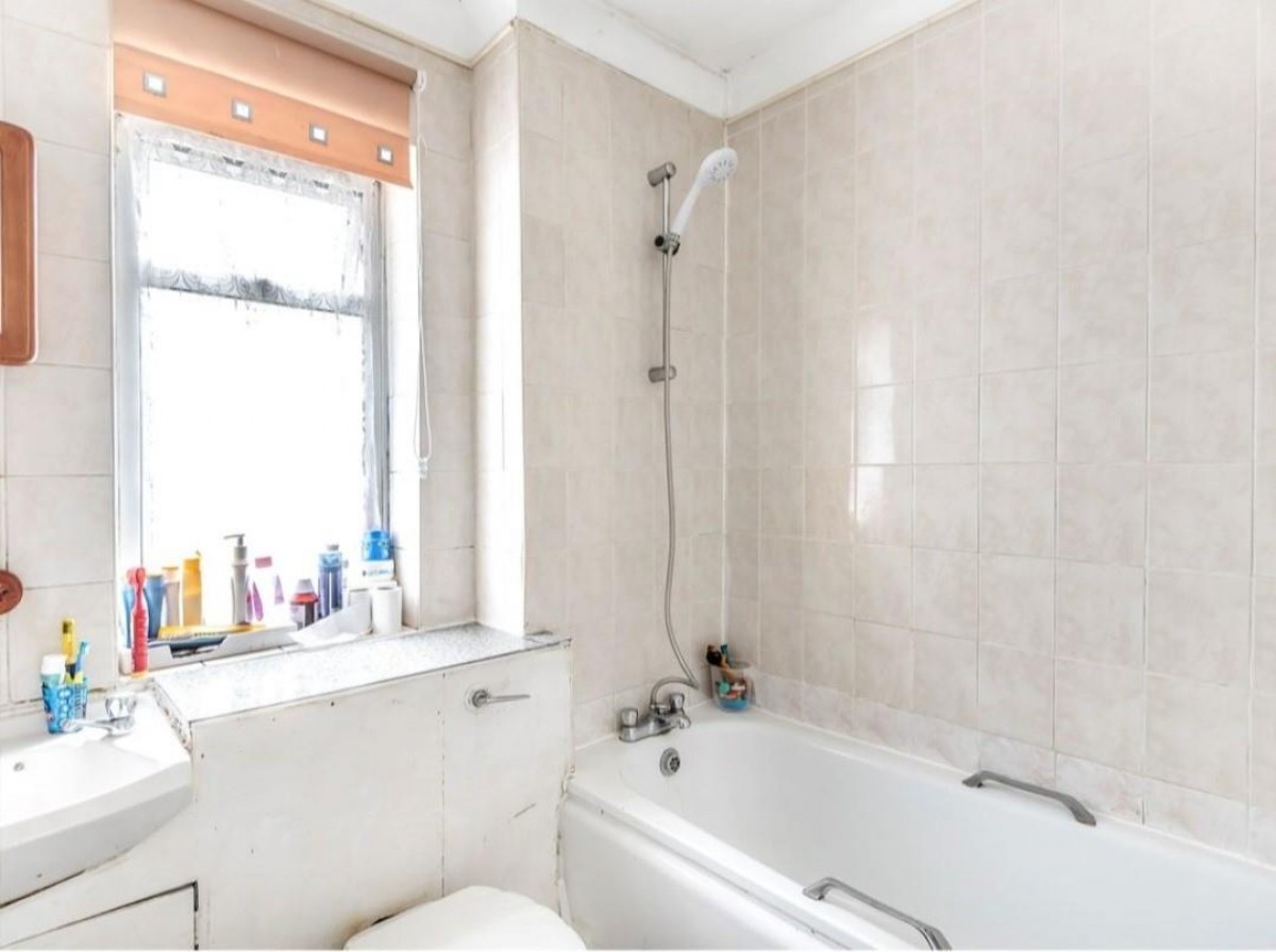 Fairbourne House, Bourne Avenue, Hayes, Middlesex, UB3 1QX