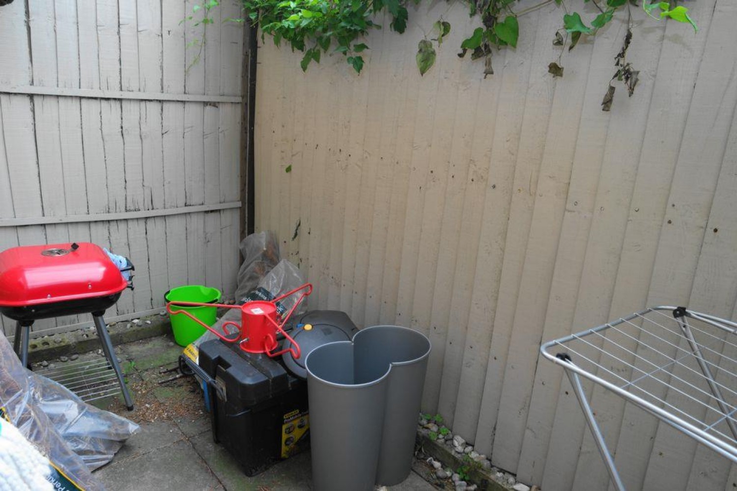 Amblecote Meadows, London