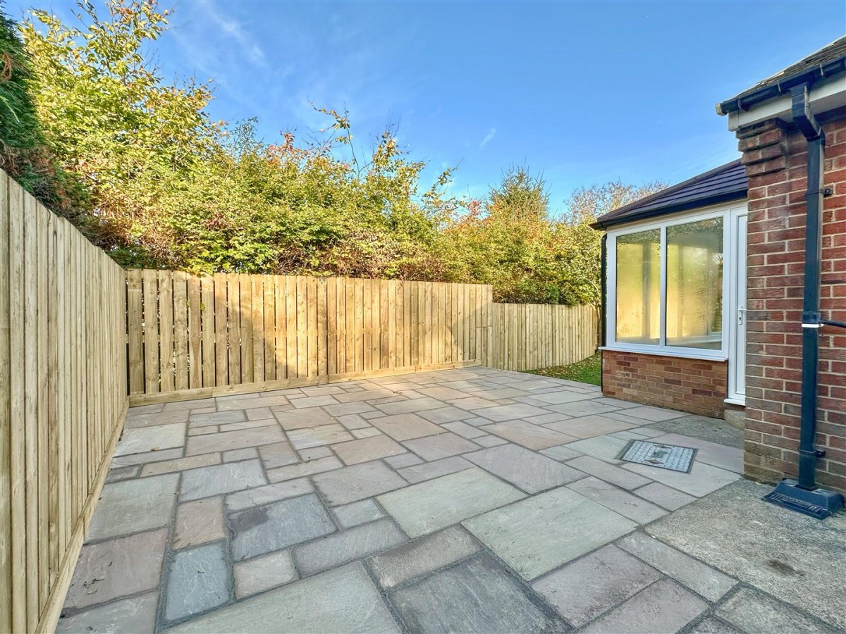 Thirsk Road, Easingwold, York YO61 3HJ