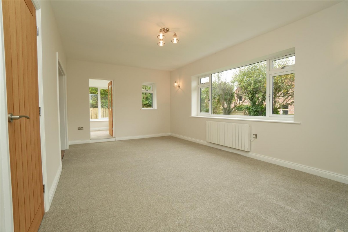 Thirsk Road, Easingwold, York YO61 3HJ