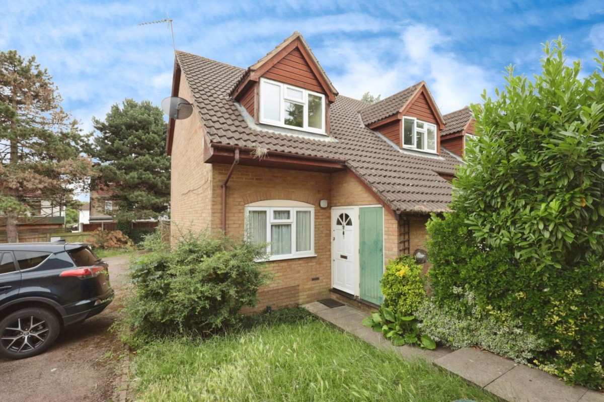 Ammanford Green, Ruthin Close, NW9 7SA