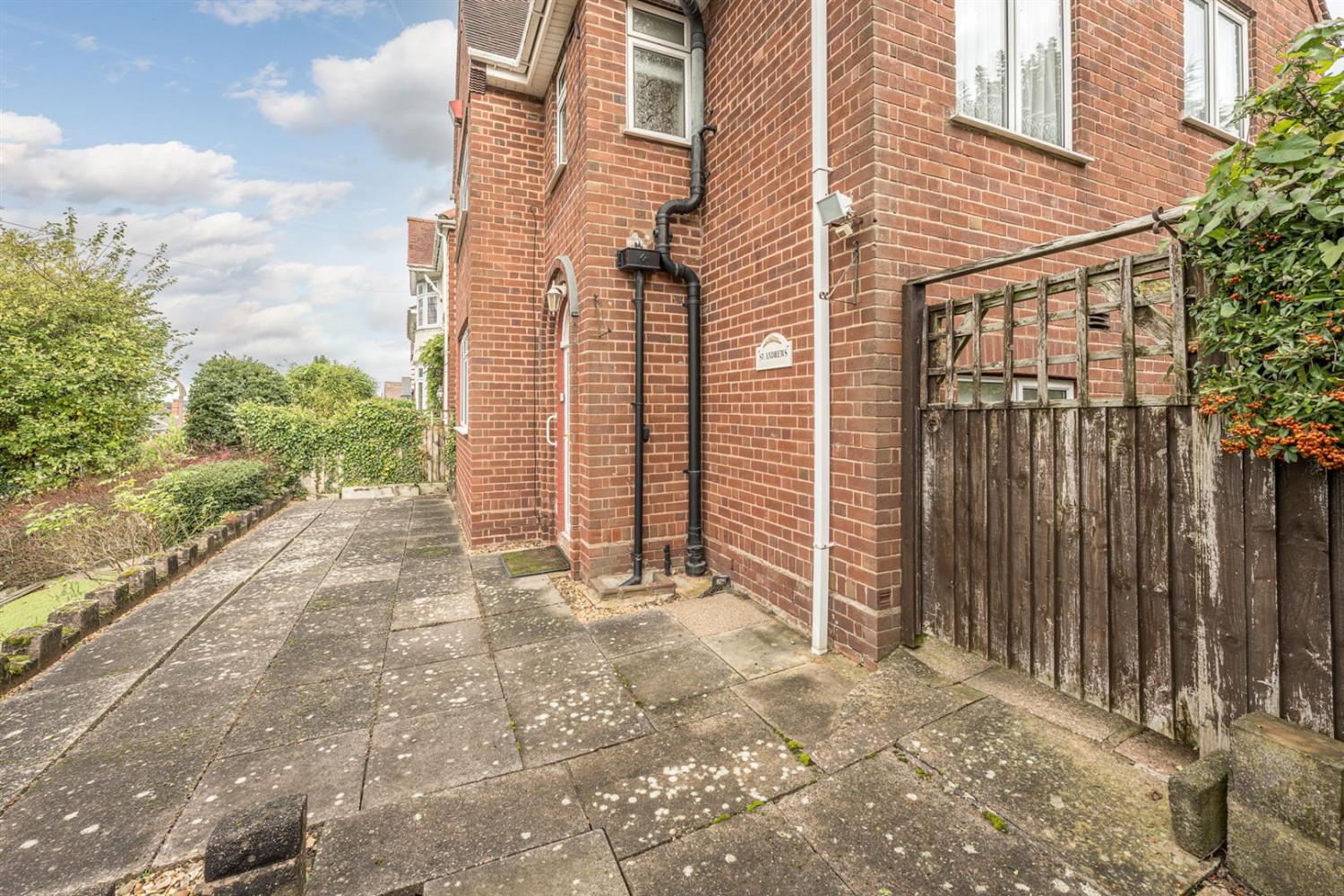 Worcester Street, Stourbridge, DY8 1AT