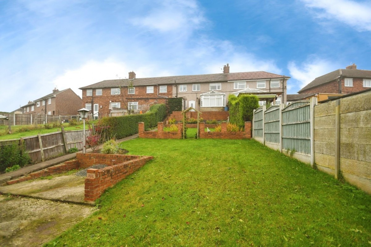 Laurel Crescent, Hollingwood, Chesterfield, S43 2LS