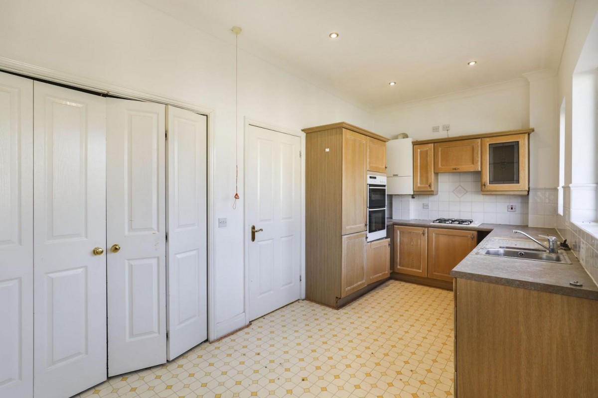 Hollins Hall, Killinghall, Harrogate, HG3 2GL