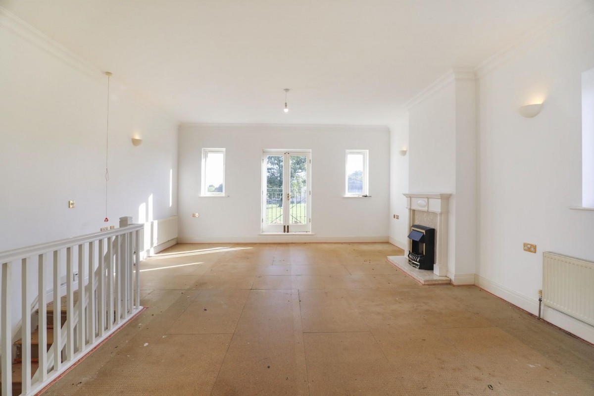 Hollins Hall, Killinghall, Harrogate, HG3 2GL