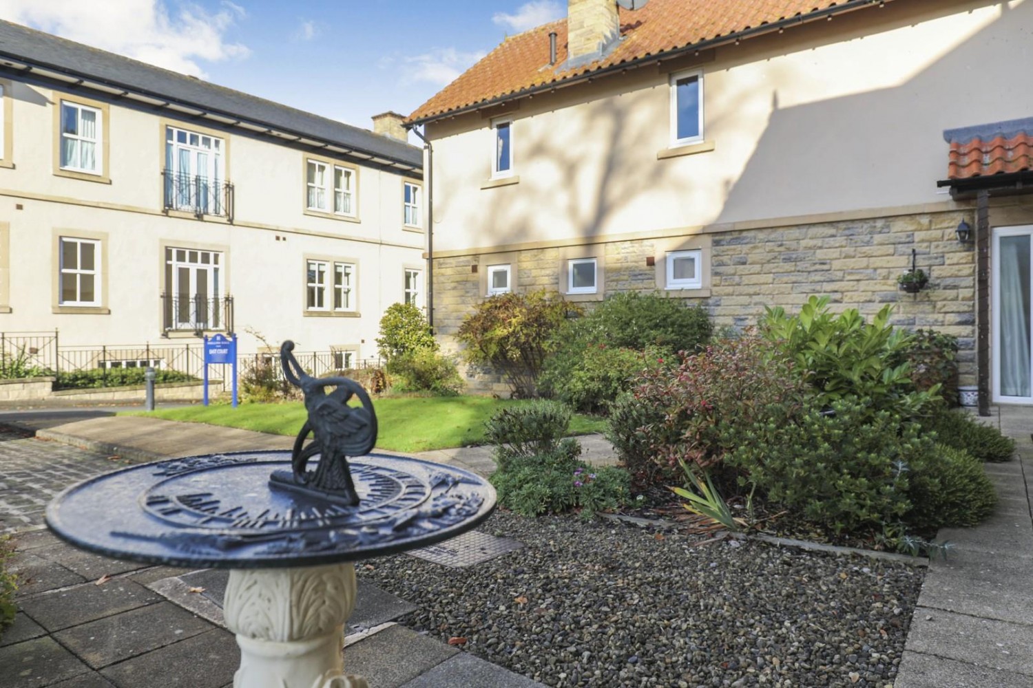 Hollins Hall, Killinghall, Harrogate, HG3 2GL