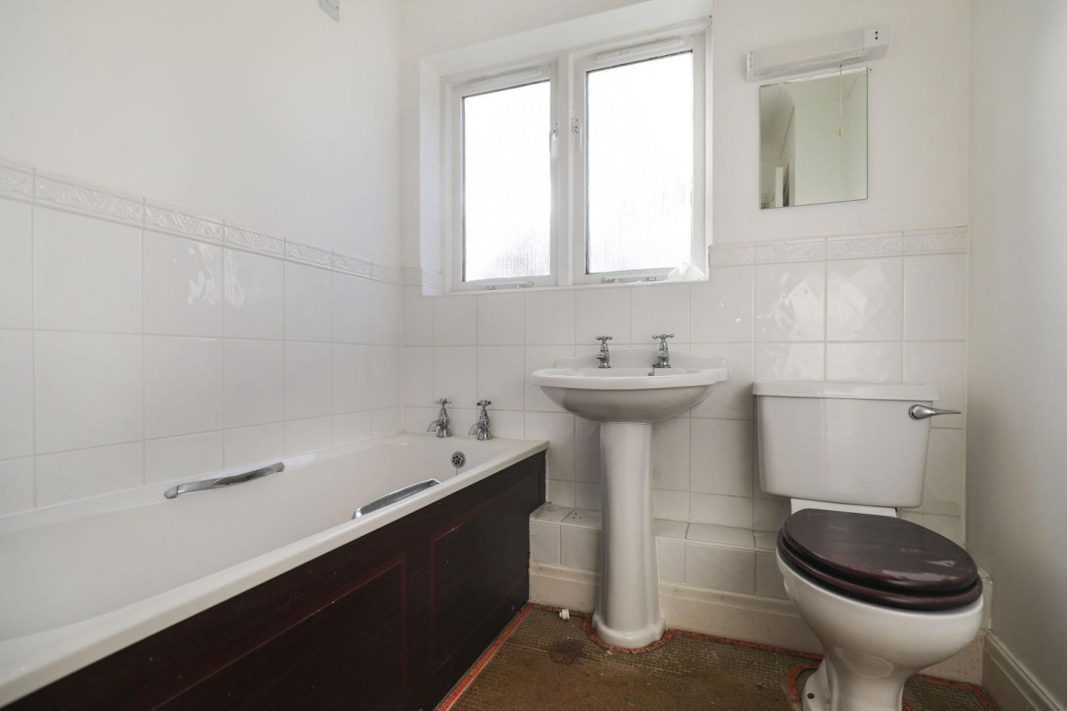 Hollins Hall, Killinghall, Harrogate, HG3 2GL