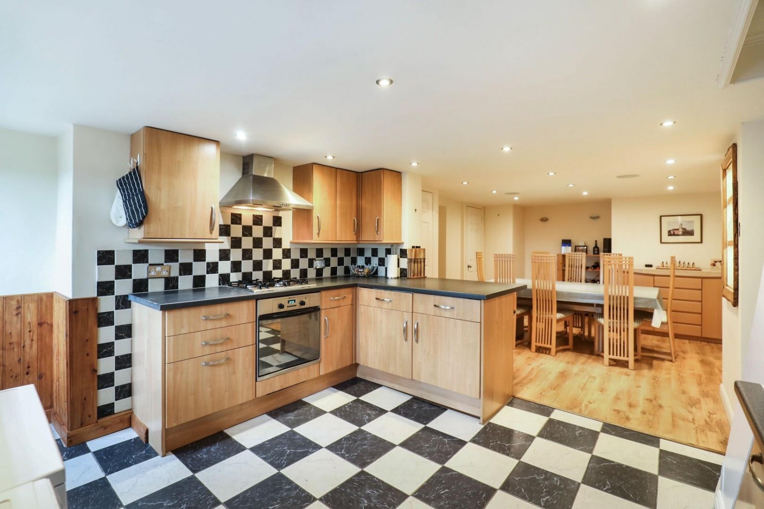 Eastville Terrace, Harrogate, HG1 3HJ