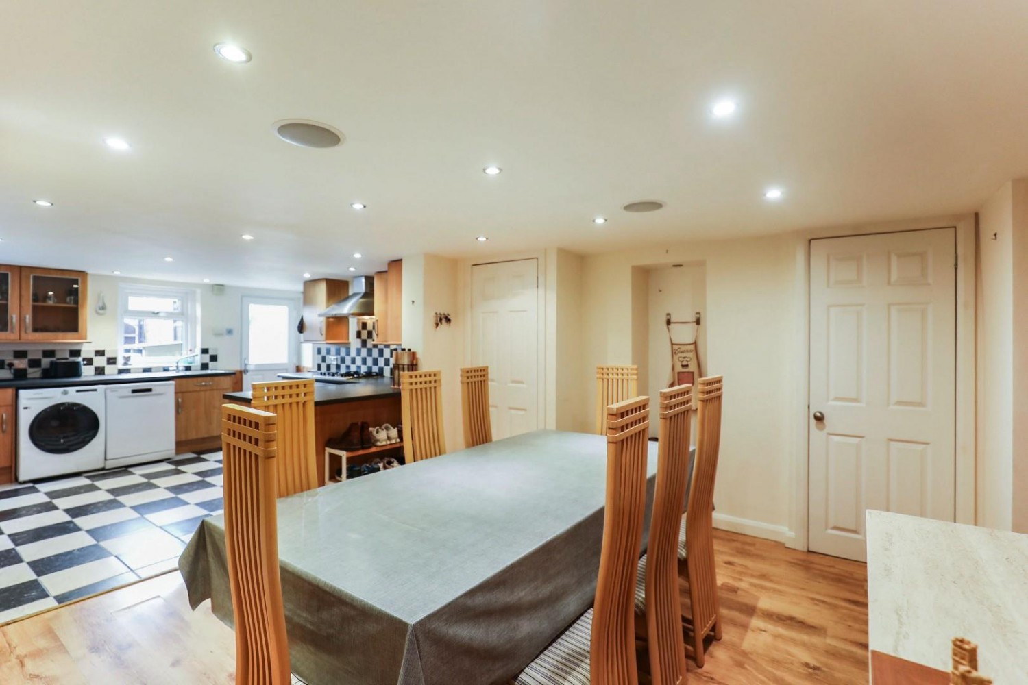 Eastville Terrace, Harrogate, HG1 3HJ