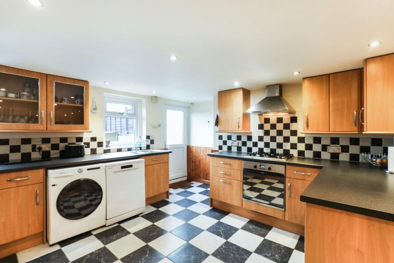 Eastville Terrace, Harrogate, HG1 3HJ
